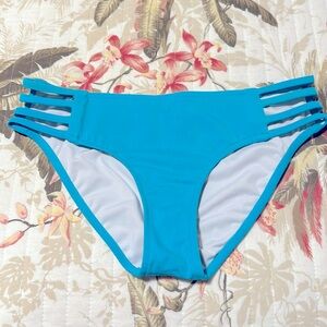 Venus Strappy Bottom 8